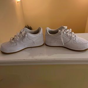 Air Force 1 (gum bottom)